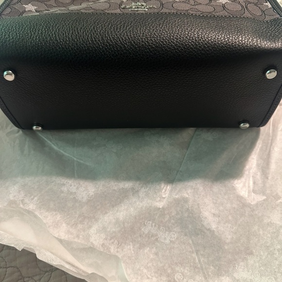 COACH DEMPSEY CARRYALL. LIMITED EDITION!! ORIGINAL PRICE $474 - Picture 6 of 7